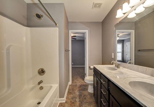 2256A McCormick A, Clarksville, TN 37040