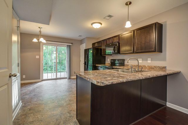 2256A McCormick A, Clarksville, TN 37040