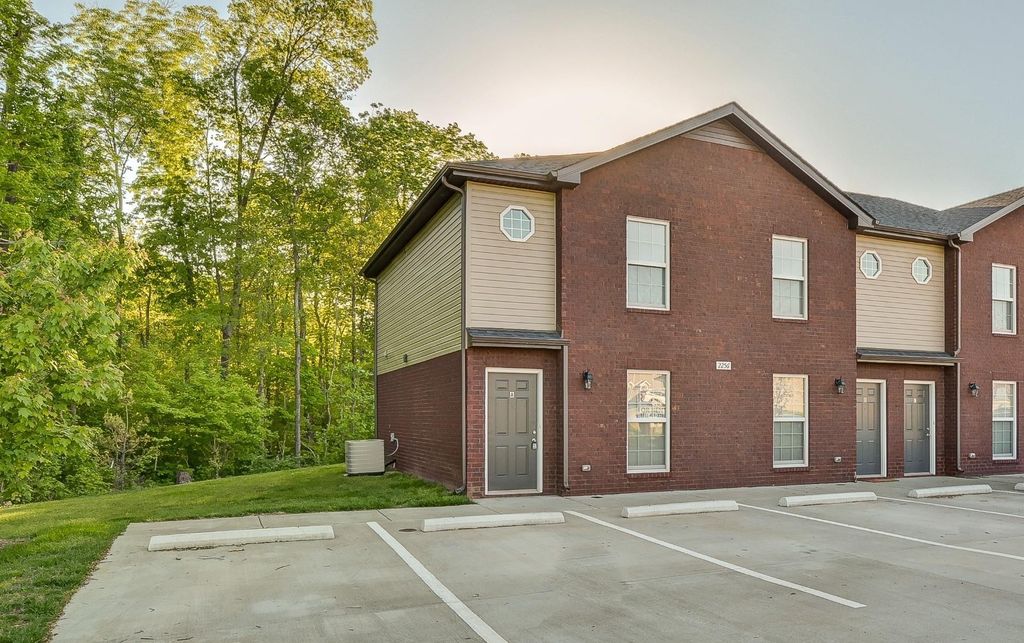 2256A McCormick A, Clarksville, TN 37040