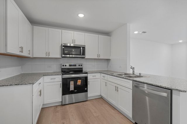 30530 Wolfburn Street, Waller, TX 77484