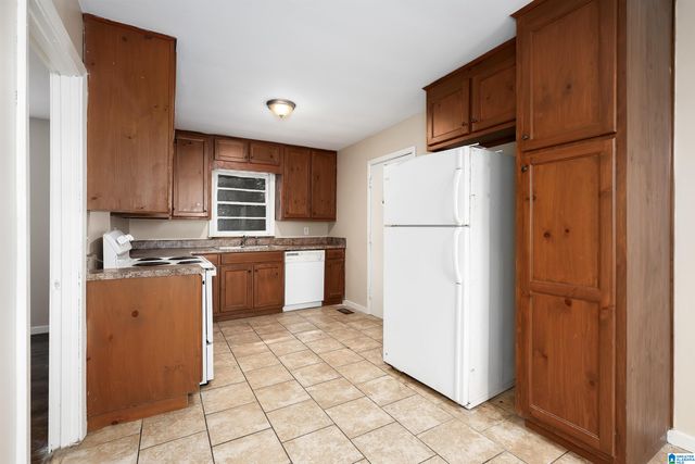 2613 5TH STREET NW, Center Point, AL 35215