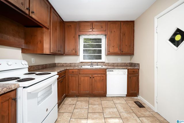 2613 5TH STREET NW, Center Point, AL 35215