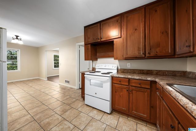 2613 5TH STREET NW, Center Point, AL 35215