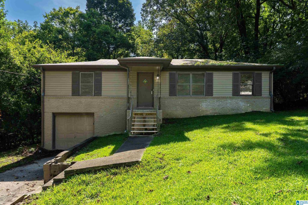 2613 5TH STREET NW, Center Point, AL 35215