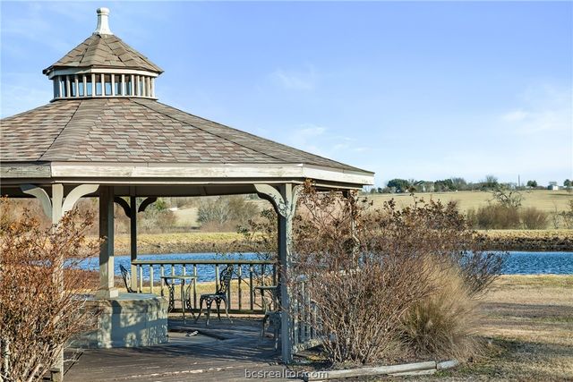 2250 Dillard Road, Brenham, TX 77833