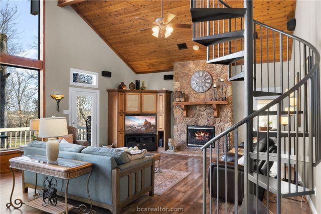 2250 Dillard Road, Brenham, TX 77833