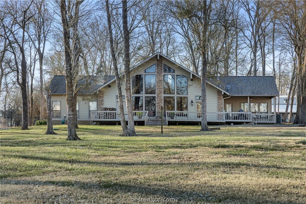 2250 Dillard Road, Brenham, TX 77833