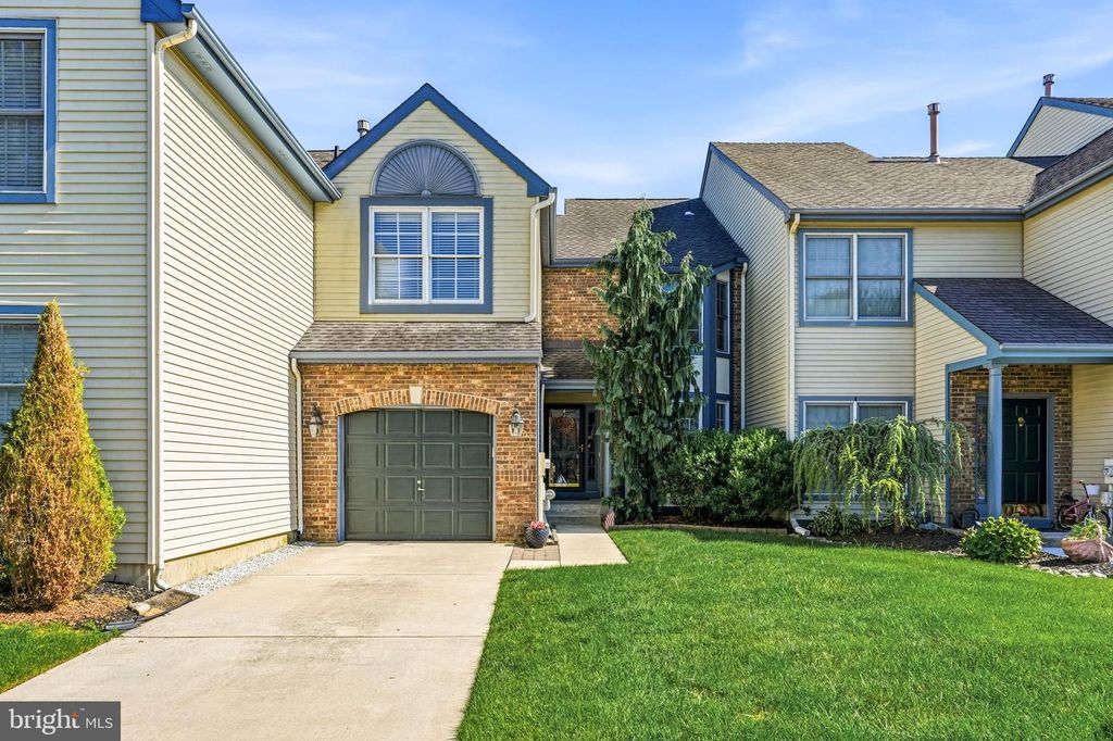 4 CORKERY LN, Medford, NJ 08055