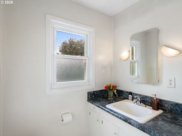 4614 Ne 80TH Ave, Portland, OR 97218