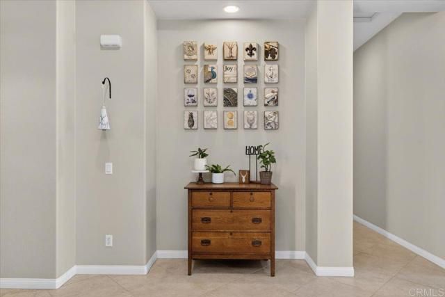 877 Hidden View Lane, Escondido, CA 92027