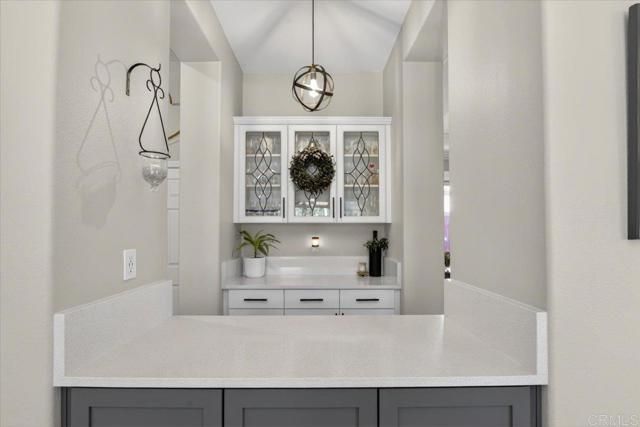 877 Hidden View Lane, Escondido, CA 92027