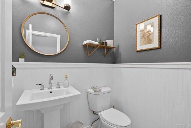 877 Hidden View Lane, Escondido, CA 92027