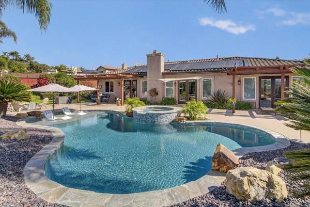 877 Hidden View Lane, Escondido, CA 92027