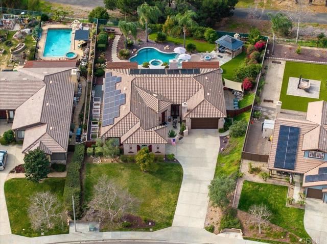 877 Hidden View Lane, Escondido, CA 92027
