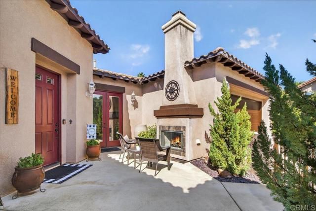 877 Hidden View Lane, Escondido, CA 92027