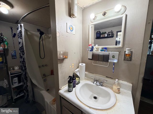 305 S 2ND ST, Millville, NJ 08332