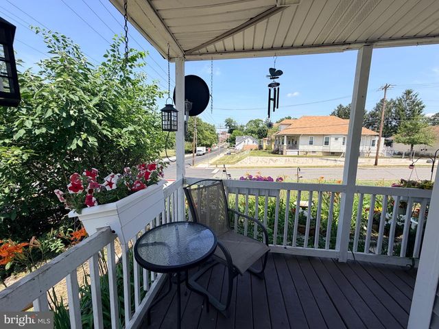 305 S 2ND ST, Millville, NJ 08332