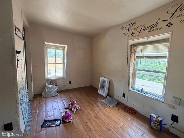 305 S 2ND ST, Millville, NJ 08332