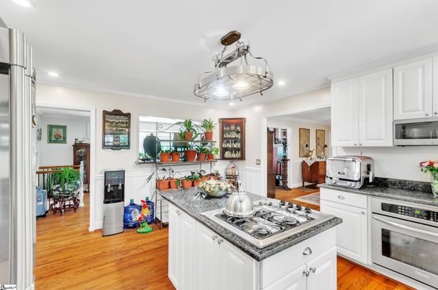 1009 Edwards Road, Greenville, SC 29615