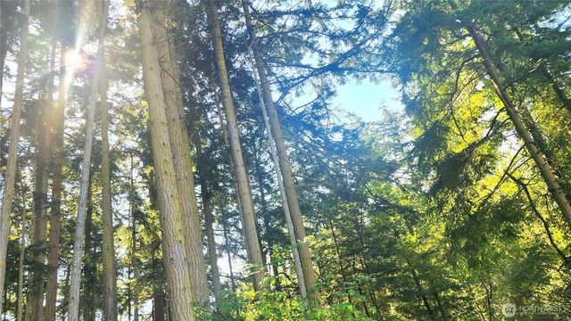 1976 Boon Road, Oak Harbor, WA 98277