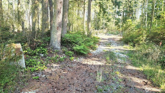 1976 Boon Road, Oak Harbor, WA 98277