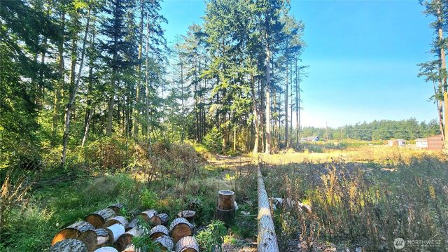 1976 Boon Road, Oak Harbor, WA 98277