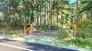 1976 Boon Road, Oak Harbor, WA 98277