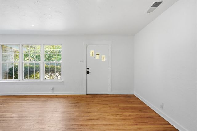 1907 S Tyler Street, Dallas, TX 75224