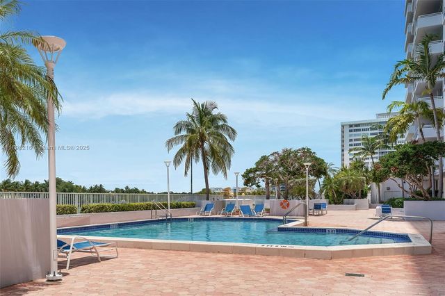 5700 Collins Ave 5B, Miami Beach, FL 33140