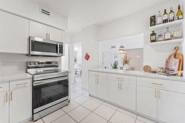 5700 Collins Ave 5B, Miami Beach, FL 33140