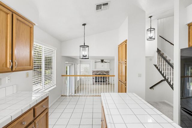 160 Hopfield Dr, Folsom, CA 95630