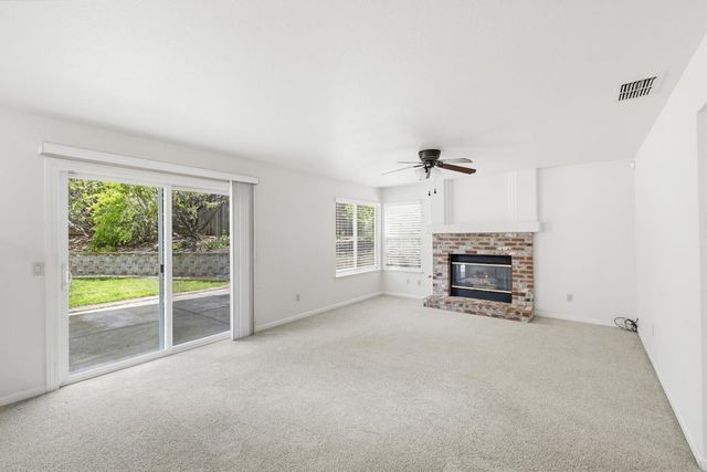 160 Hopfield Dr, Folsom, CA 95630