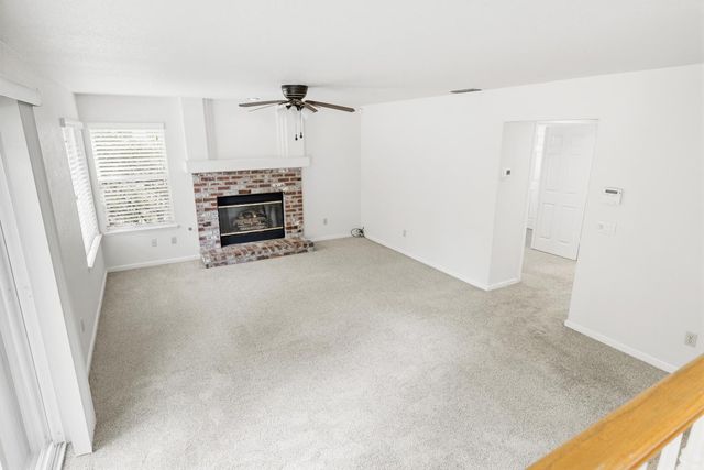 160 Hopfield Dr, Folsom, CA 95630