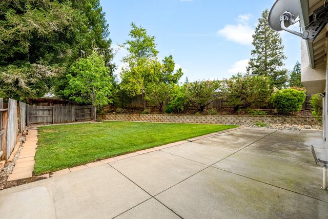 160 Hopfield Dr, Folsom, CA 95630