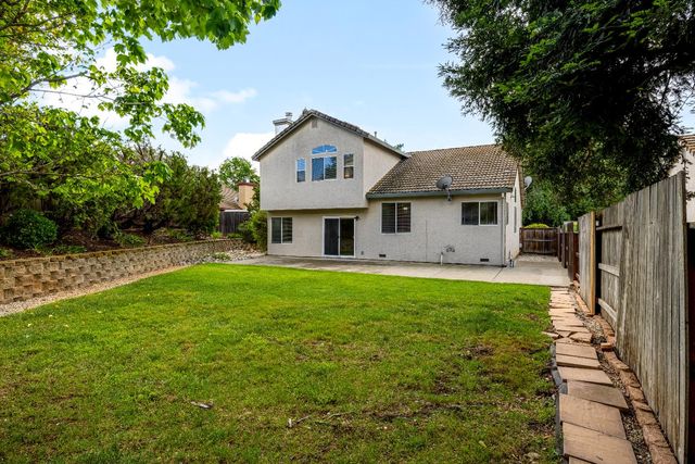 160 Hopfield Dr, Folsom, CA 95630