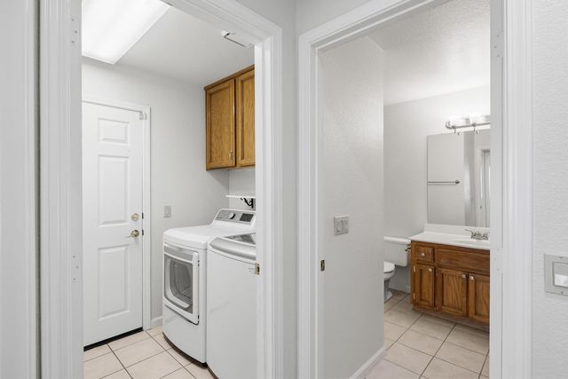 160 Hopfield Dr, Folsom, CA 95630