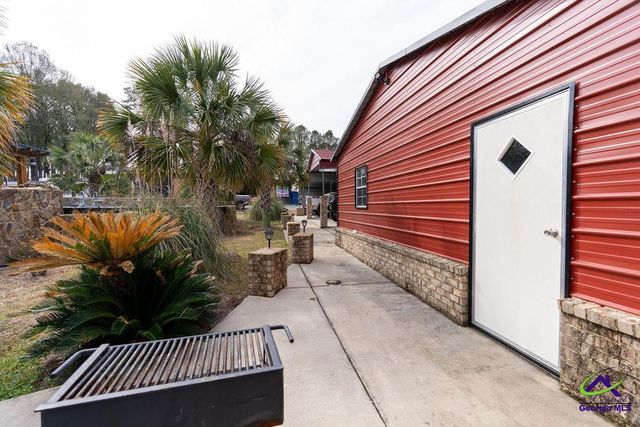2327 N Hwy 41, Perry, GA 31069