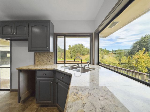2401 Hillside Drive, Fortuna, CA 95540