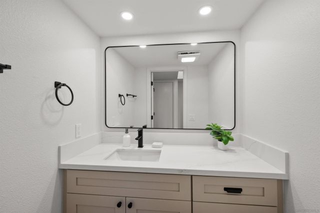 8326 Via Sonoma 66, La Jolla, CA 92037