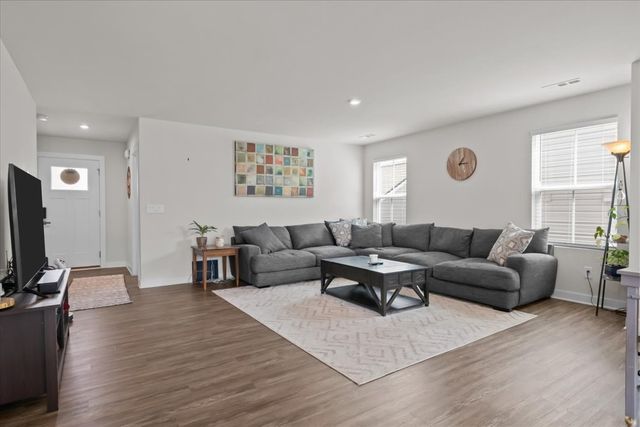 2741 Thornton Grove Blvd, Nashville, TN 37207