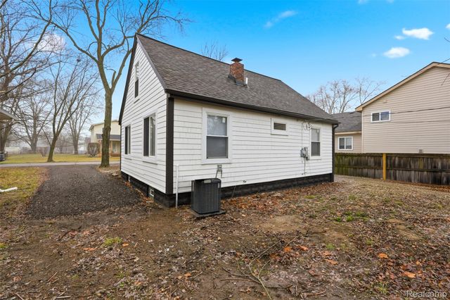 3426 Signet Drive, Waterford Charter Township, MI 48329