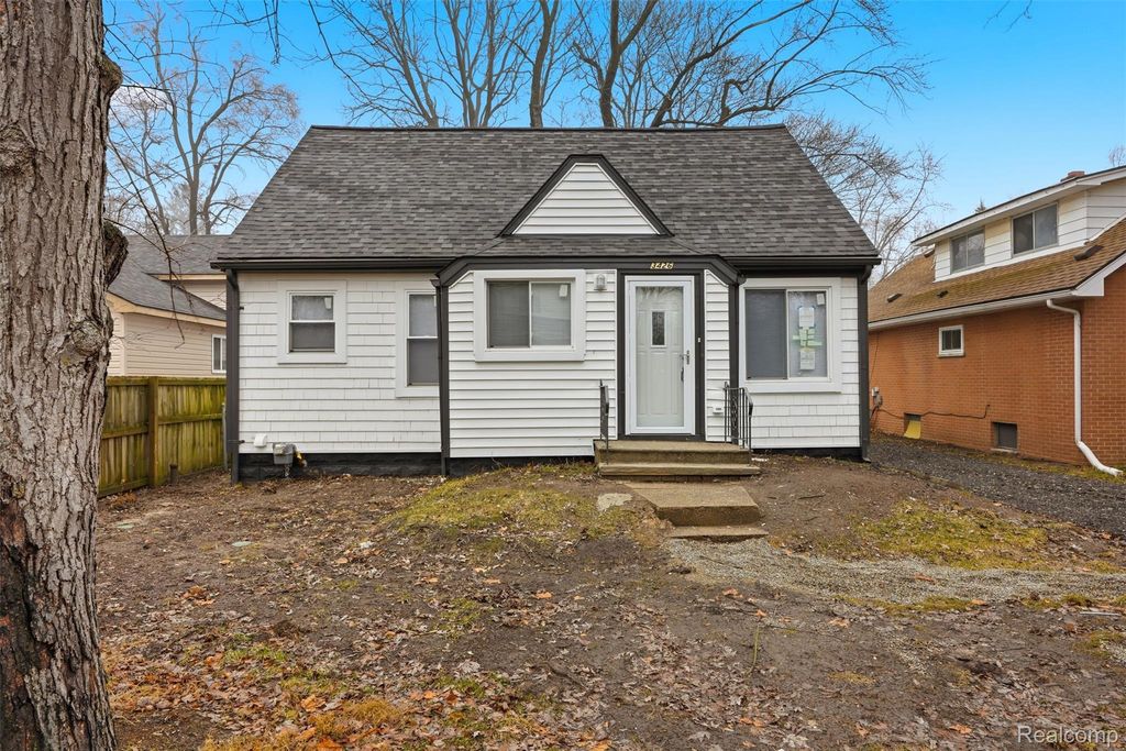 3426 Signet Drive, Waterford Charter Township, MI 48329