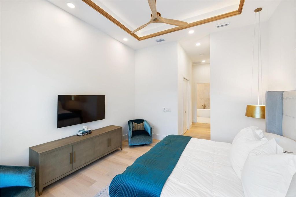 Image 51 of property listing at 1800 WEBBER STREET, Sarasota, FL 34239