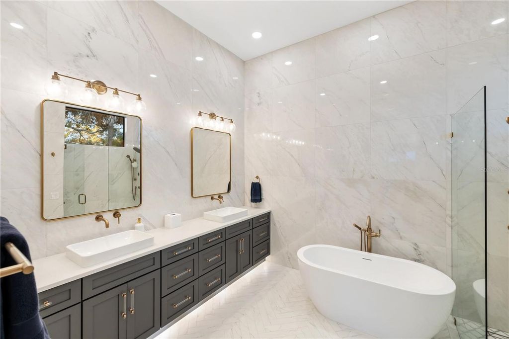 Image 53 of property listing at 1800 WEBBER STREET, Sarasota, FL 34239