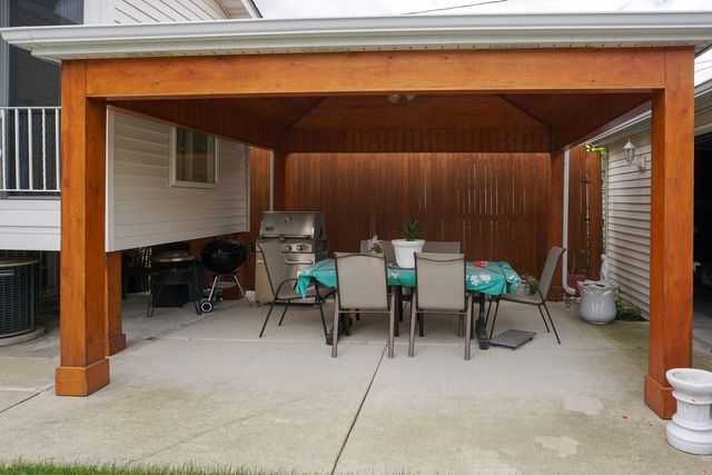 3318 N Page Avenue, Chicago, IL 60634