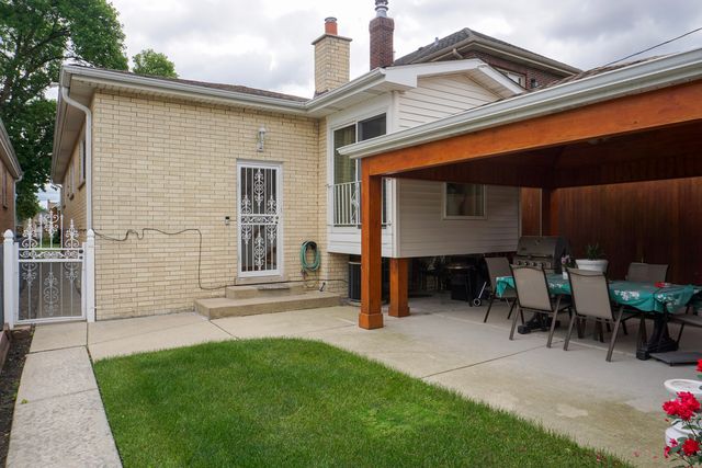 3318 N Page Avenue, Chicago, IL 60634