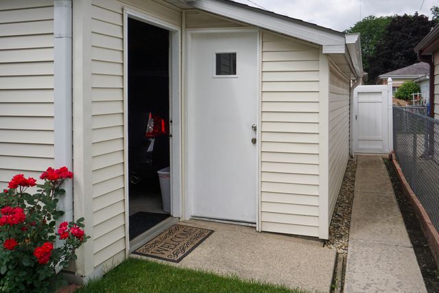 3318 N Page Avenue, Chicago, IL 60634