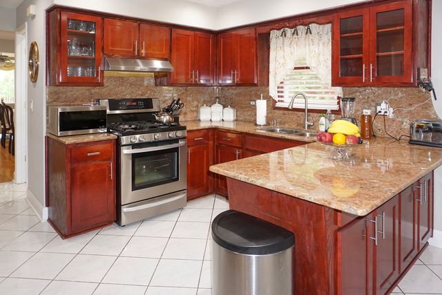 3318 N Page Avenue, Chicago, IL 60634