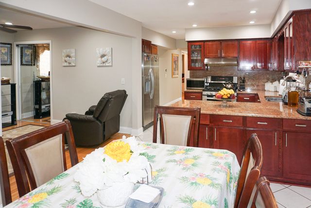 3318 N Page Avenue, Chicago, IL 60634
