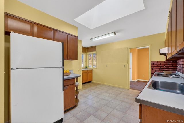 7 Wodenethe Drive S, Beacon, NY 12508